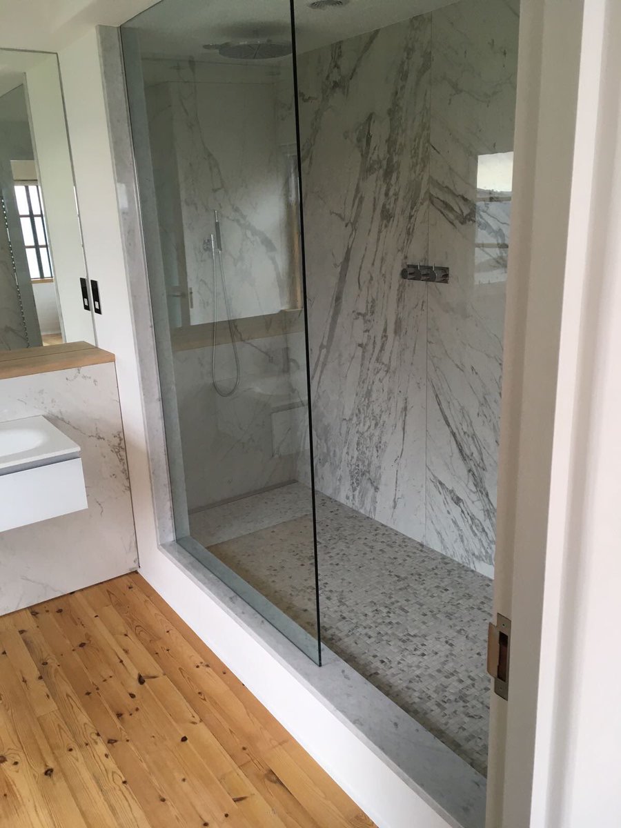 StudioOneSW's tweet image. Very happy that our fitters have pulled off this very very challenging conversation of a bedroom in to an ensuite. Full slab marble tiles 😊