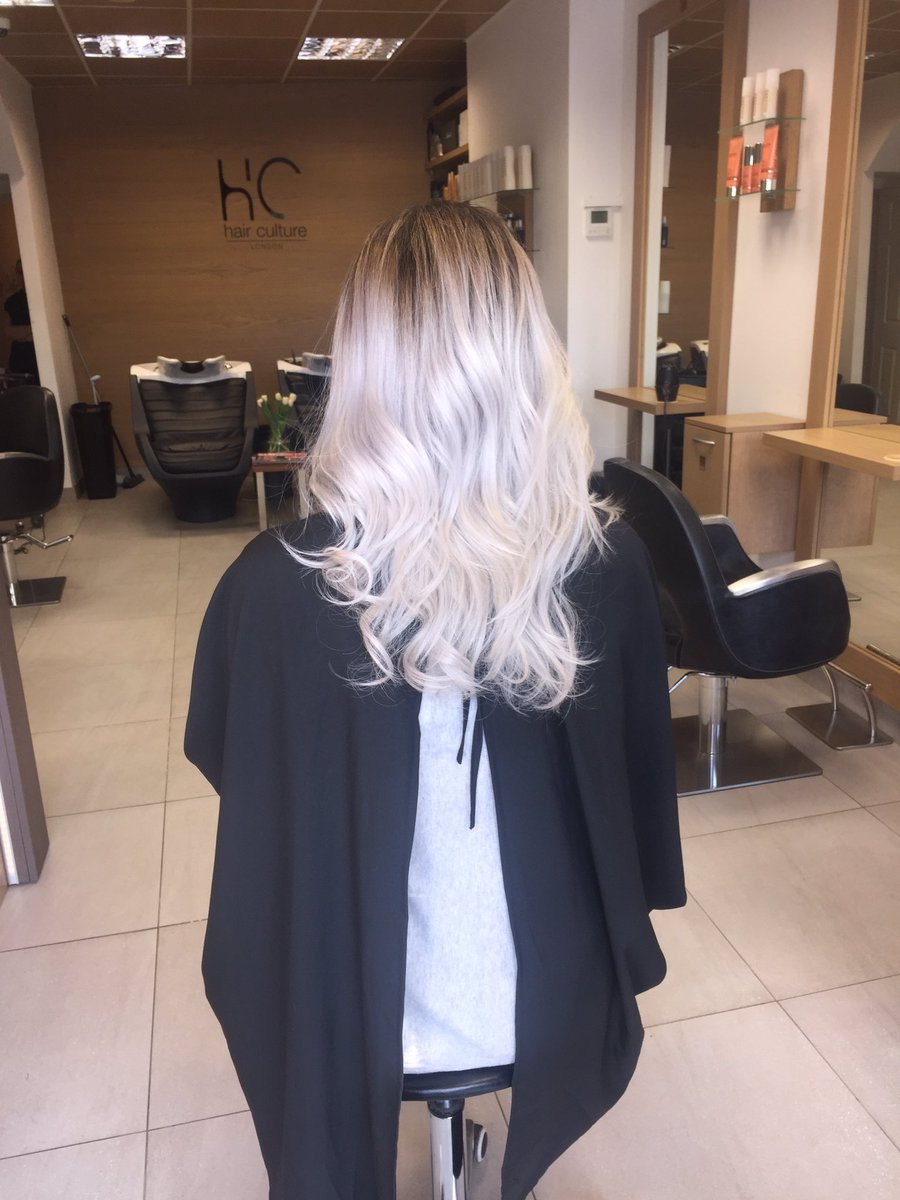 IevaPoce's tweet photo. @HairCulture712 #StylistsDoItBetter #wellaeducation #wellalife #wellapro https://t.co/4gzuWRBOvF