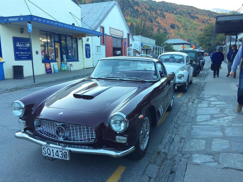 arrowtowngarage's tweet photo. The classics are lining up in Buckingham St at the @akaruaarrowtownautumnfestival. Come down and see them!
#Arrowt… https://t.co/M7e1JxEBE6 https://t.co/V1m7k3P9ma