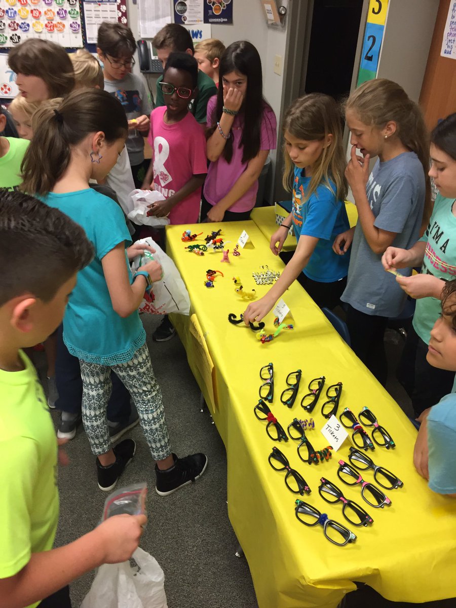 Quintana5phe's tweet photo. PHE 5th grade Business Fair in the Yellow room. Entrepreneurs, Producers, Consumers oh my! @PHEHuskies Thank you! https://t.co/p7IAfBE9fs
