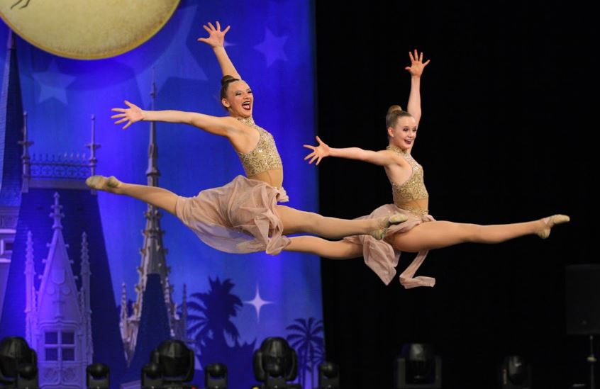 TheLineUpMN's tweet photo. Heading into the weekend like... :) Check out @CherryCreekPoms team spotlight, on the blog - https://t.co/Ukvudf4MeR #LineUpLook https://t.co/OAxtWSiH1U