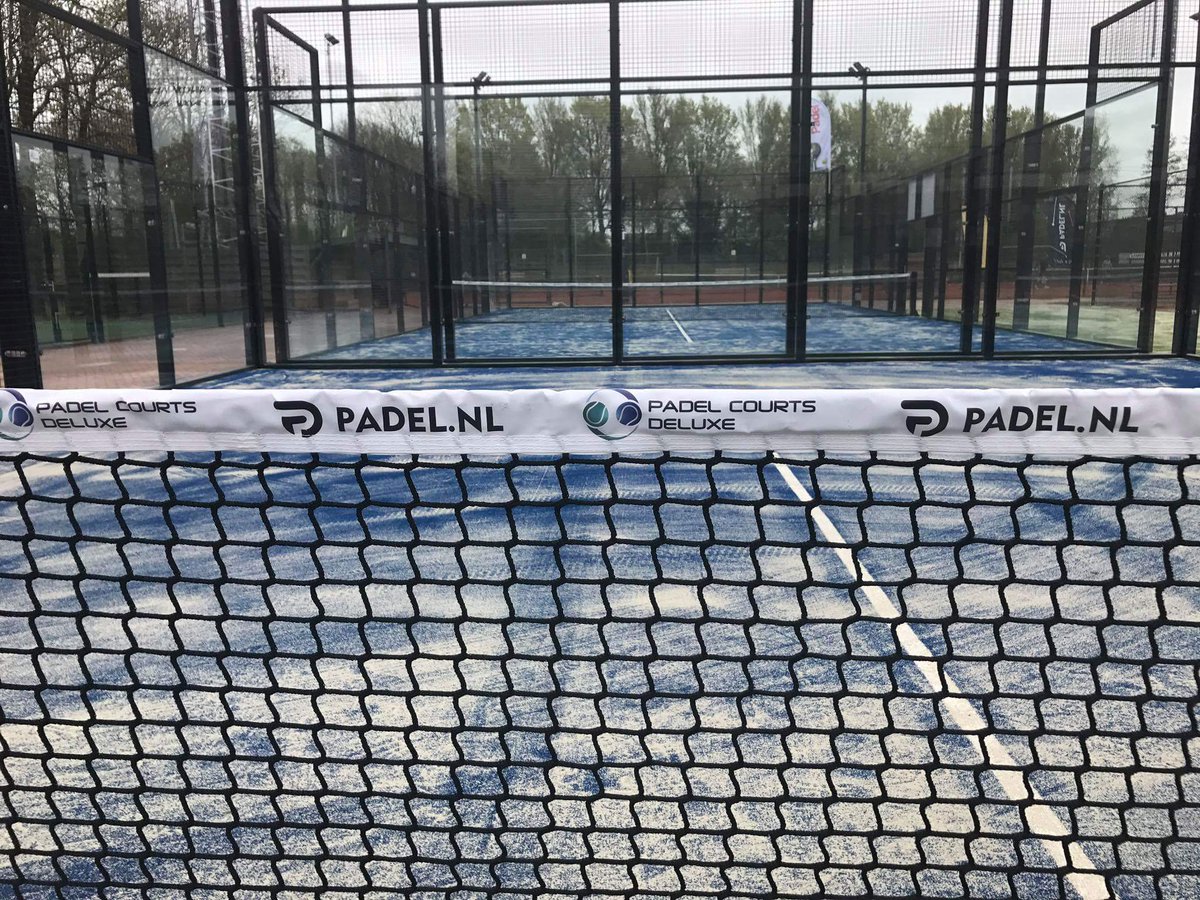 New #padel #courta in #hoorn #holland by <a href="/pcdlx/">PADEL COURTS DELUXE</a> we keep growing and the padel too #padelinternational #bedeluxe #tenis #sport