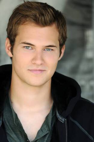 13ReasonsPortal's tweet photo. ELE É LINDO! ELE SÓ FEZ UM PERSONAGEM,SEM ÓDIO GRATUITO   #Team13SupportJustinPrentice https://t.co/5nz1g07un7