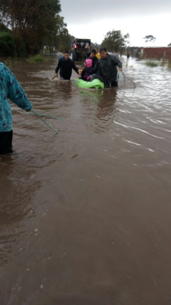 CEFILong's tweet photo. Se necesita Agua mineral, pañales para chicos, Ropa, Calzados, colchones, alimentos, lavandina para los evacuados acércalo a Dorrego 1846 https://t.co/4zGUEFkOOF