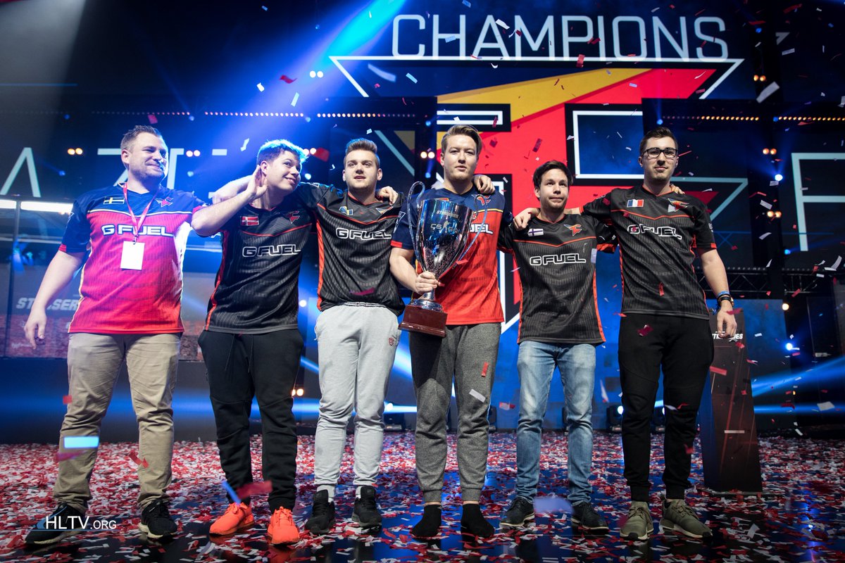 FaZeClan's tweet image. On the road to our first Counter Strike Championship &amp;amp; $125,000, we won 11 straight pistol rounds: setting a new CS:GO record.

#FaZeUp