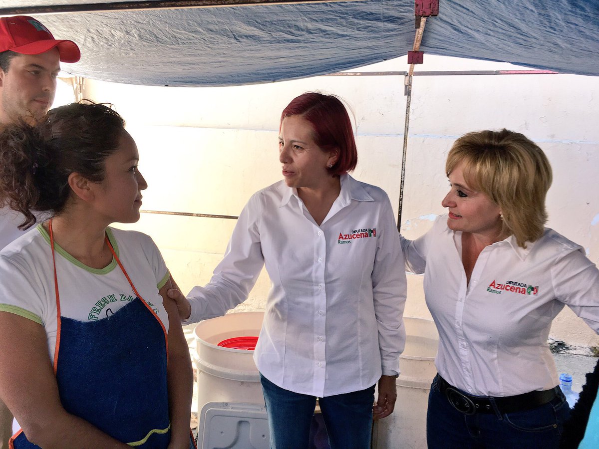luciaazucena's tweet photo. En compañía de mi amiga y compañera de fórmula @chayitocts seguimos escuchando a la gente y haciendo compromisos en el #DistritoXV #VotaPRI https://t.co/6bSqdhYGsR