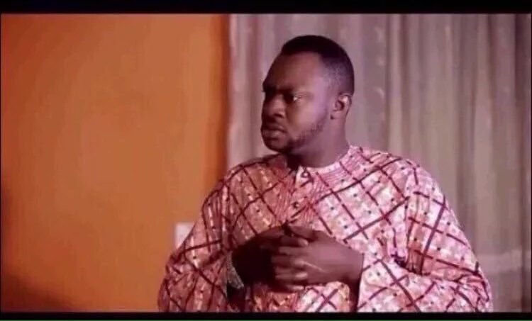 Sxmto_'s tweet photo. *Pours Dettol antiseptic into water* * Opens Dettol soap* 

Germs : https://t.co/UjWLPf963M