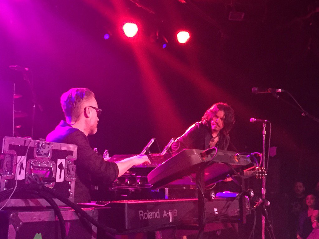 _michellearagon's tweet image. Had a great time at The Tea Party show last night. They were incredible!