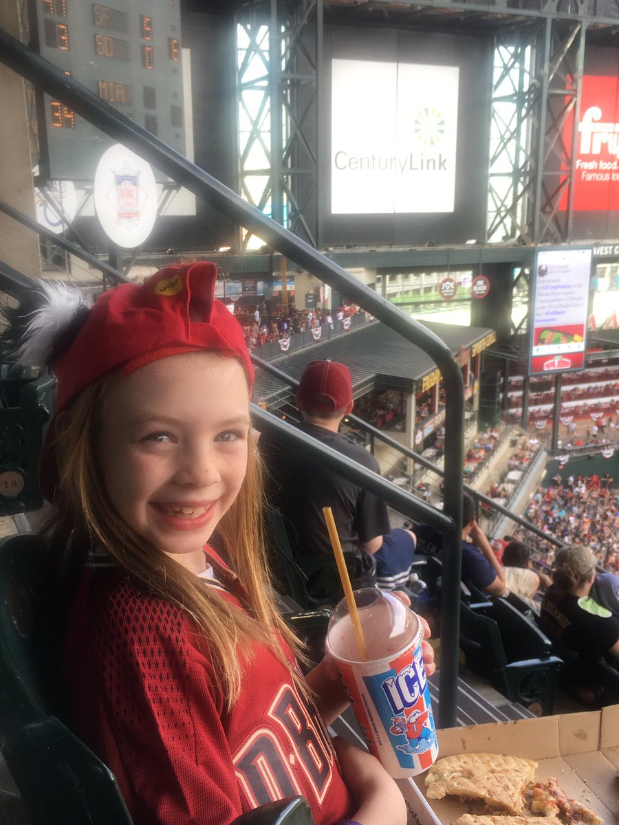 kati_tay's tweet photo. @ErinVosseller Kayli was excited to see your tweet at the #dbacks game! https://t.co/lDsUMOXJQR
