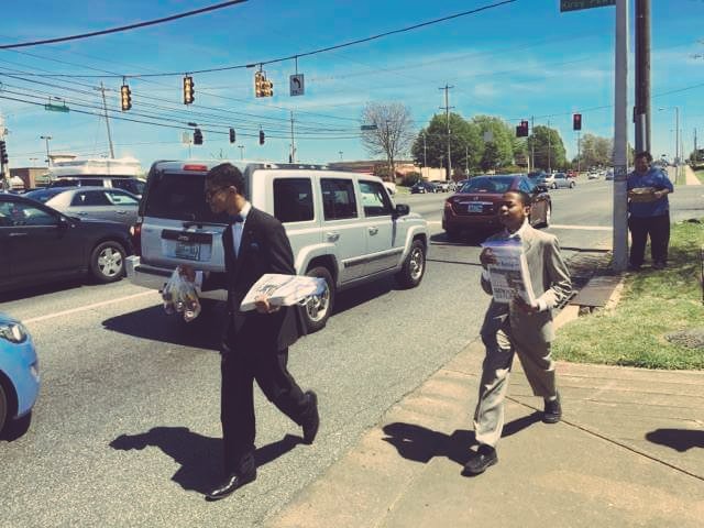 Warrior5055's tweet photo. We went out yesterday to sell Final Call papers and fresh fruit!! JuniorFOI!#SaveYourSaturday https://t.co/Lv4wX06Rh8