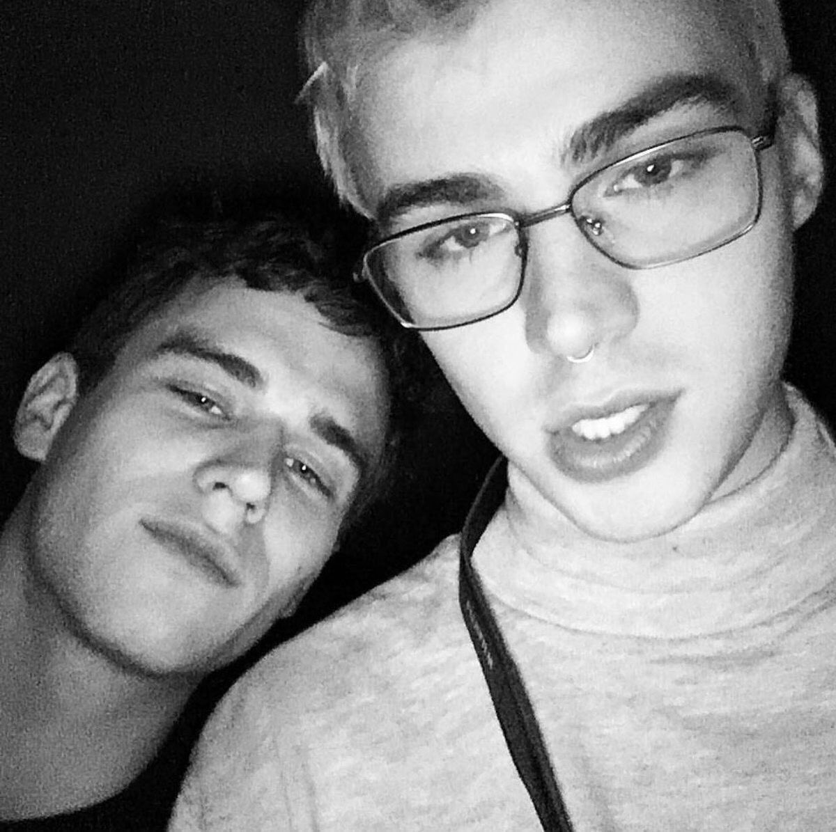 alex and justin from 13 reasons why are actually dating in real life 😭😭