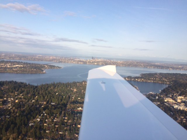 lorileebell's tweet image. He might not be @TheJimmyGraham but my wonderful husband flew me to run in the Seahawks 12K today! @Seahawks @rfhead @MyPeakChallenge