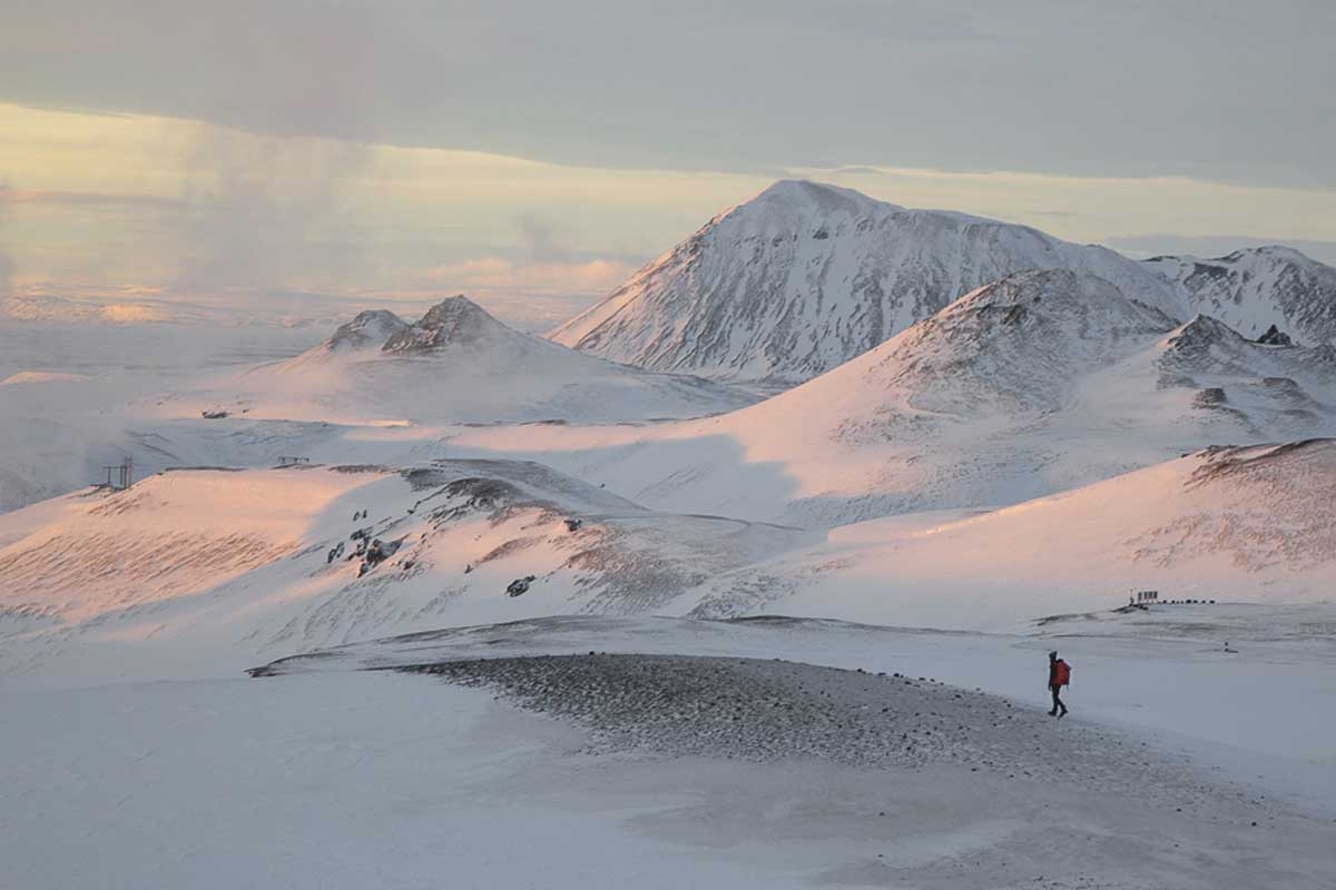 TrafalgarDawn's tweet photo. Photographer has spends two weeks sleeping in his car to capture mid-winter shots of Iceland. #Iceand #Travel
https://t.co/KF8gR5A0DF https://t.co/UIPSsIMq1v