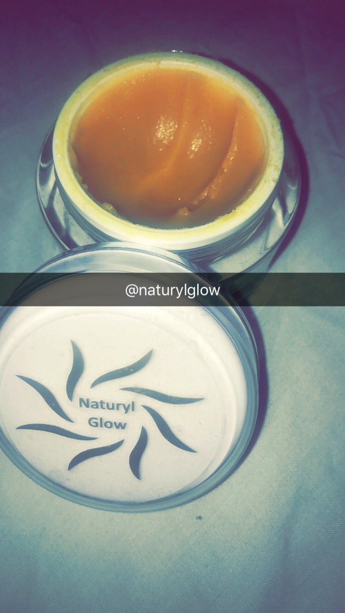 sapphirebluuk's tweet photo. Using the @NaturylGlow mask tonight ❤
#naturylglow #business #branding #skincare #skinroutine #turmeric #mask #skinblog #networking https://t.co/DIoKs9dAx6