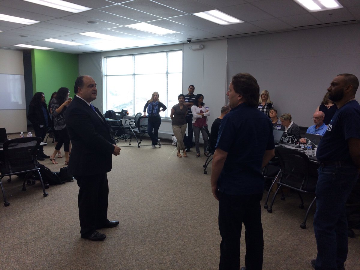 MoyezThanawalla's tweet image. Dallas @Salesforce Developers show #friscomayor the standup efforts for @gcpworld @MaherMaso