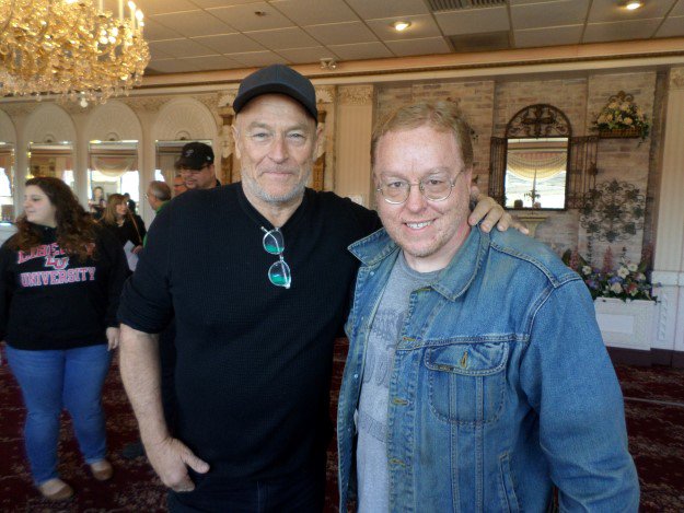 AJLeatherman's tweet photo. Loved meeting Roger Dorn himself, @corbinbernsen at the @NostalgiaFstPHL this afternoon! #nfp17 #MajorLeague @MarkedOut https://t.co/iyzwVCn24d