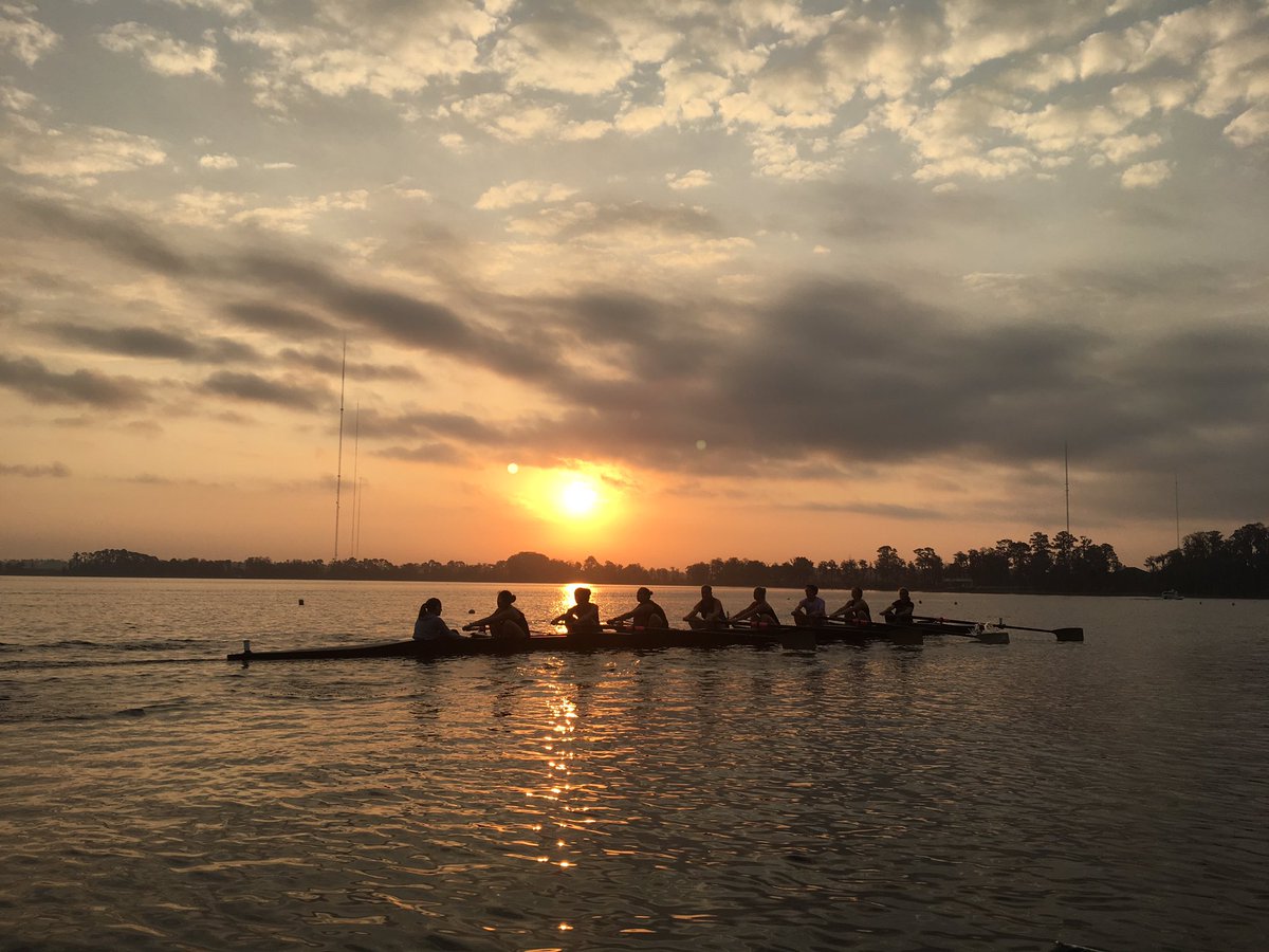 KathyLes's tweet photo. Pretty nice sunrise. @UCF_Rowing #⚡️🔛 https://t.co/cUF6IksDGD