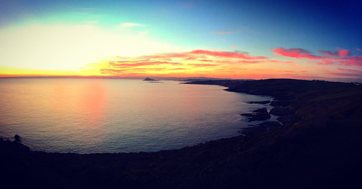 BrookerCallum's tweet photo. Favourite place on earth #Cornwall #cuddenpoint #sunset https://t.co/NAL8jRdqZ1