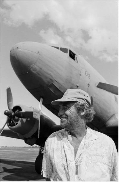 Happy birthday Jean-Paul Belmondo.
On the set of Claude Lelouch\s Itinerary of a Spoiled Child
Photo: Luc Roux, 1987 