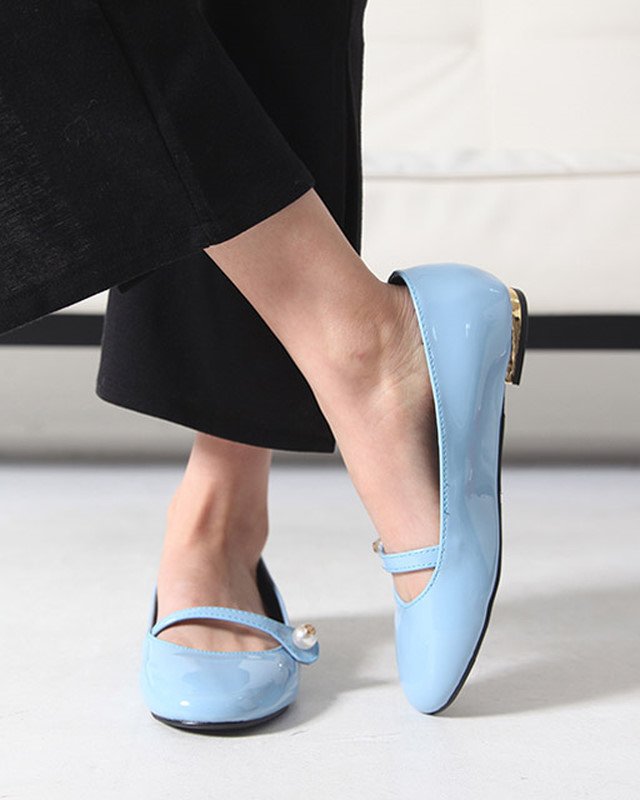 프롬슈 애나멜 스트랩진주장식 플랫슈즈 굽1cm 낮은굽구두
storefarm.naver.com/fromshoe/produ…
#1cm구두 #봄구두 #여성플랫슈즈 #플랫슈즈