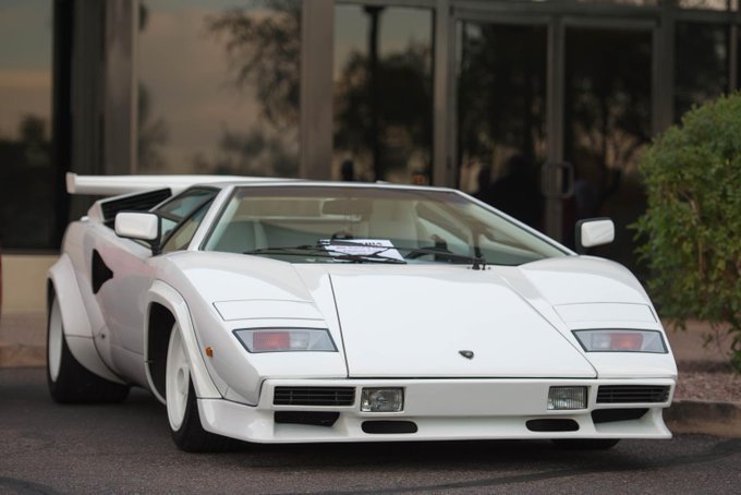 Edzaddress's tweet photo. All white #Contach #Lambo https://t.co/RkDpZx06XT