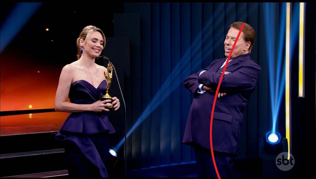epictimechat's tweet photo. A envergadura de Silvio Santos é uma coisa incrível #TrofeuImprensa https://t.co/LXiccHPSe6