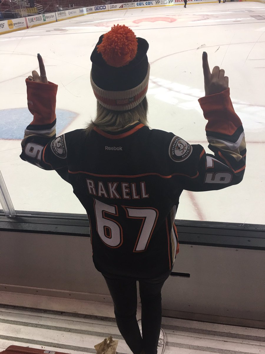 CameronSheffie2's tweet photo. @AnaheimDucks @RickyRakell93 #LetsGoDucks #PacificDivisionChampions https://t.co/kB94wHIr4b