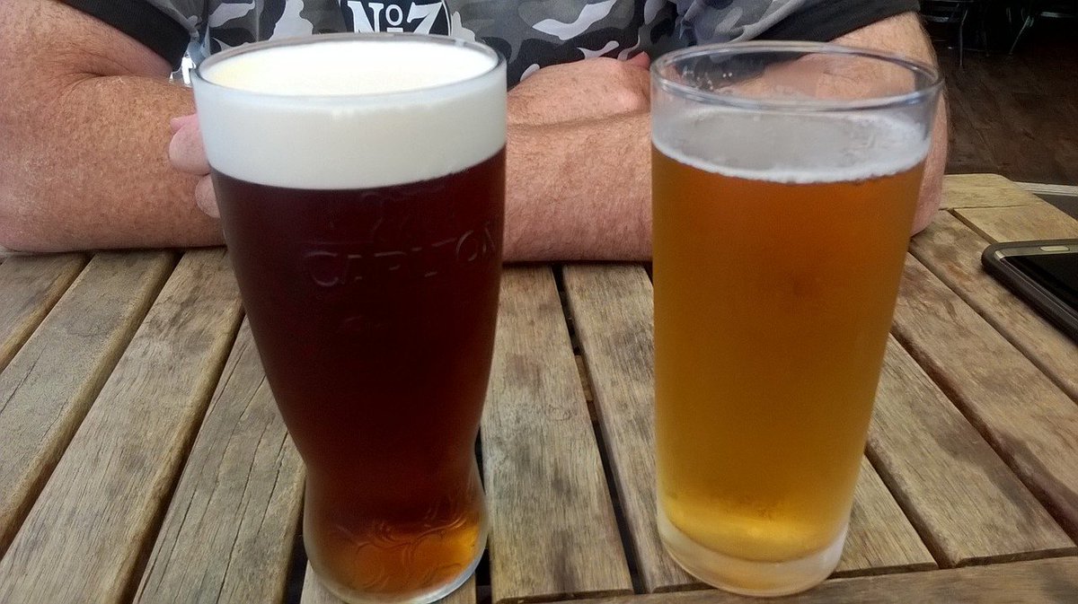 getmeoutoftheb1's tweet photo. Ok, this isnt really what you should be doing if you're trying to go #lowcarb and #loseweight but I just cant resist a #beer.... #pureblonde https://t.co/daUdojVV20