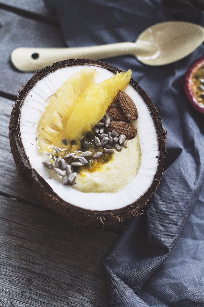 CupcakeRichard's tweet photo. Yellow coconut #smoothie bowl recipe on the blog and its #vegan and stuff https://t.co/4QC02VgGTm https://t.co/ot1cmft6st