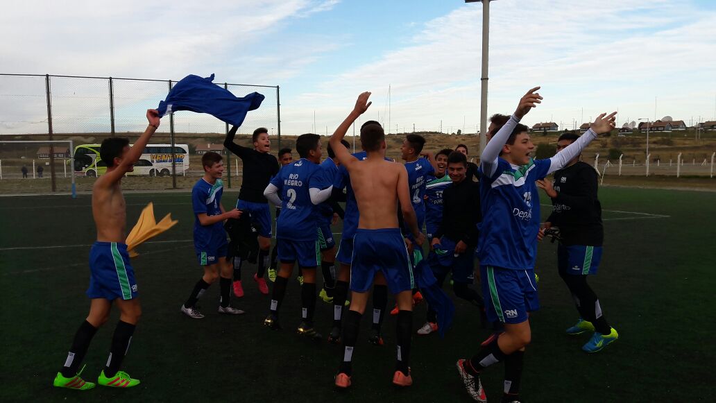 rionegrogob's tweet photo. Juegos #EPADE2017 : Río Negro es el tricampeón de la Patagonia  https://t.co/KdXiZ5Kwuo https://t.co/fyc3bmHd0J