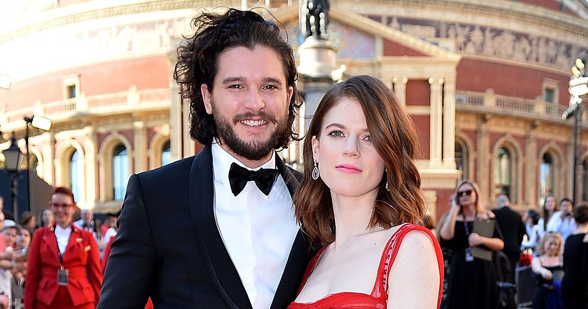 Rose Leslie steps out wearing the red carpet dress of the season: oak.ctx.ly/r/5k678