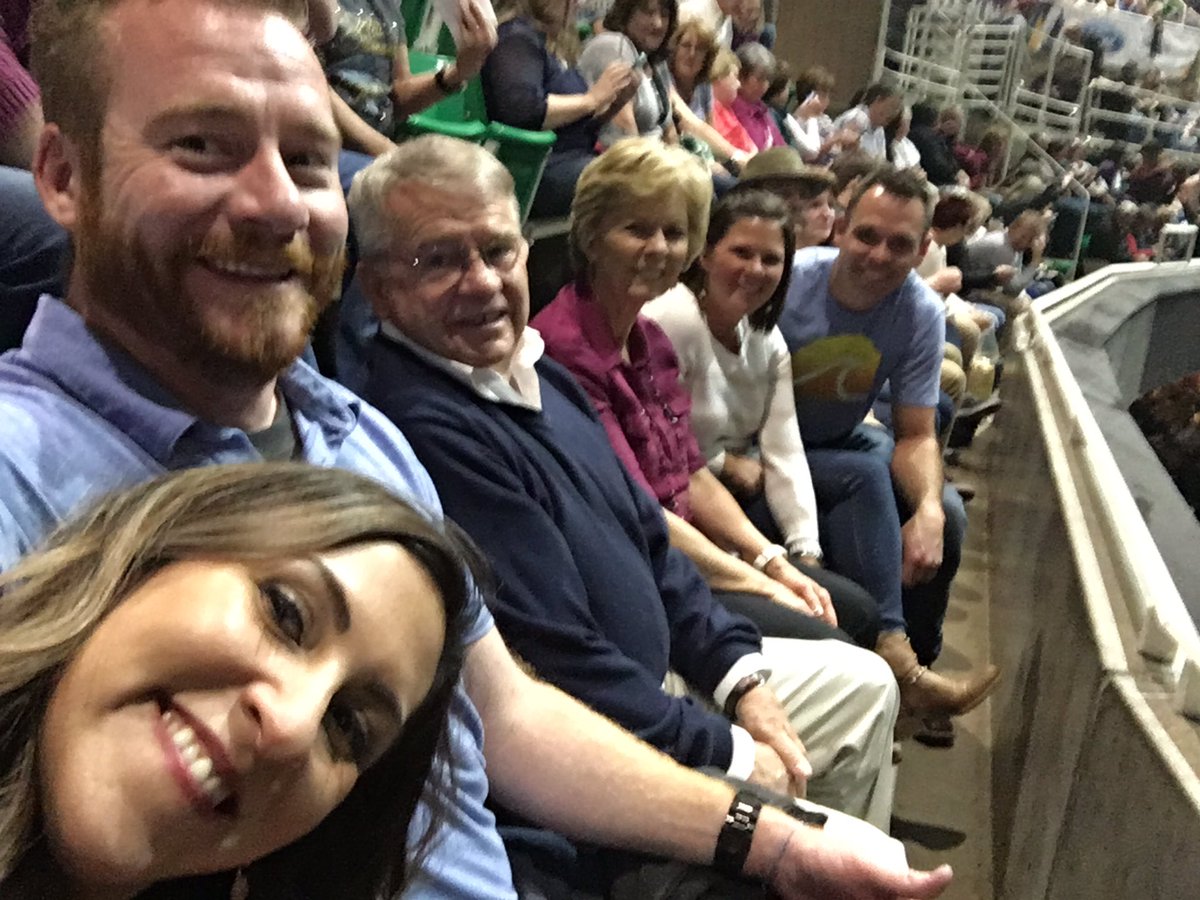 leviernest's tweet image. #tweetcaroline Neil or Dieeeee!