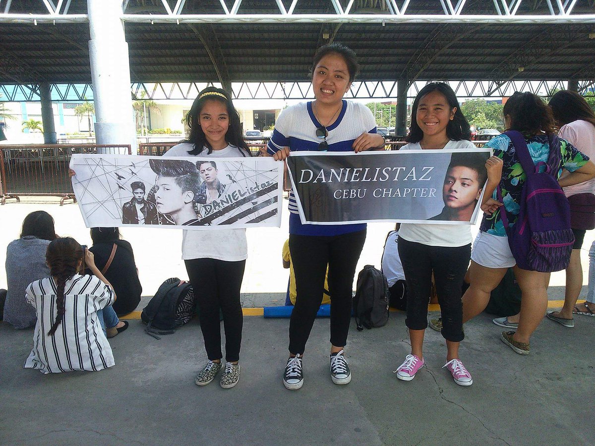 DANIELISTAZcb's tweet photo. Ready👌  #MaayongPagabotGabAtDos @imdanielpadilla @Estrada21Karla @anamarielizalim @DANIEListaz https://t.co/hqbbCSB0Br