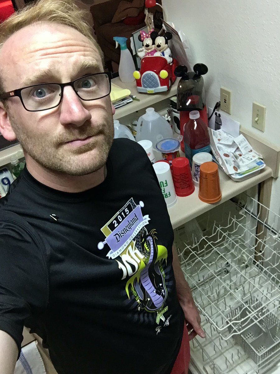 Craigory24's tweet photo. @NRHH_TTU today's work = doing dishes #pinpic https://t.co/tRtKm2Urme