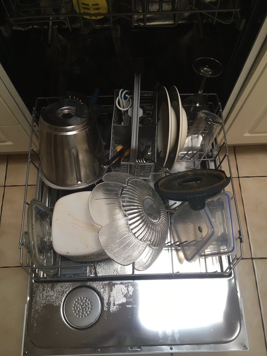 ChefHarks's tweet image. What kind of monster stacks a dishwasher like this