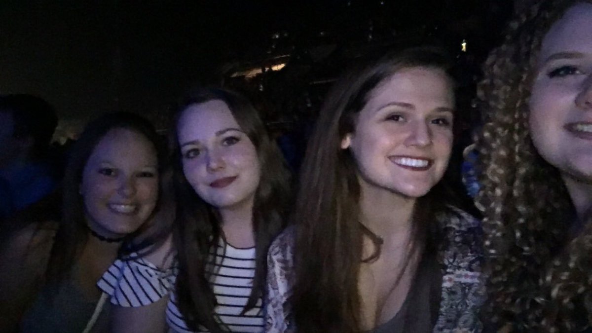 kabjellum's tweet photo. #TheVeryNextThingTour https://t.co/7wYV9qUaxh