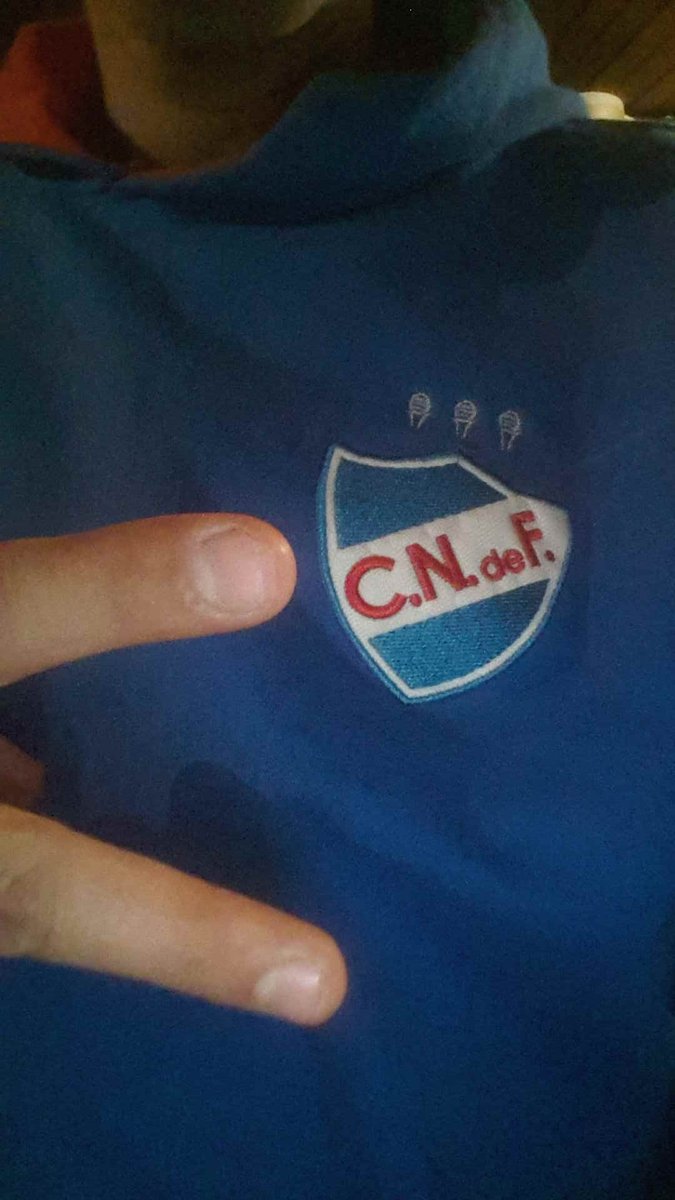 #camisetanacional quiero saber que se siente ganar un sorteo una ves en mi vida jajajaj vamo el bolso nomaaaa