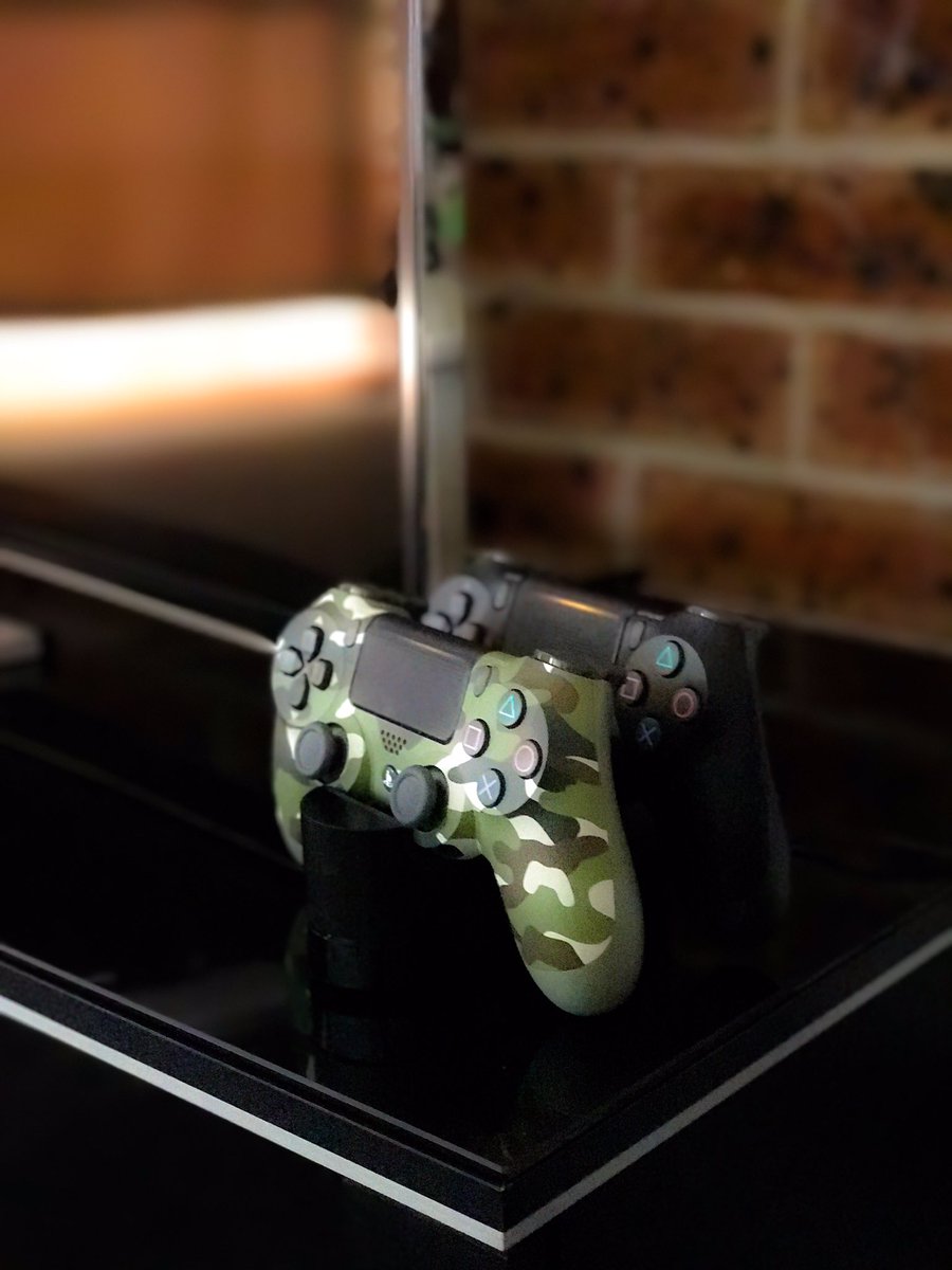 tammy_rylands's tweet image. #playstation4 #camocontroller
