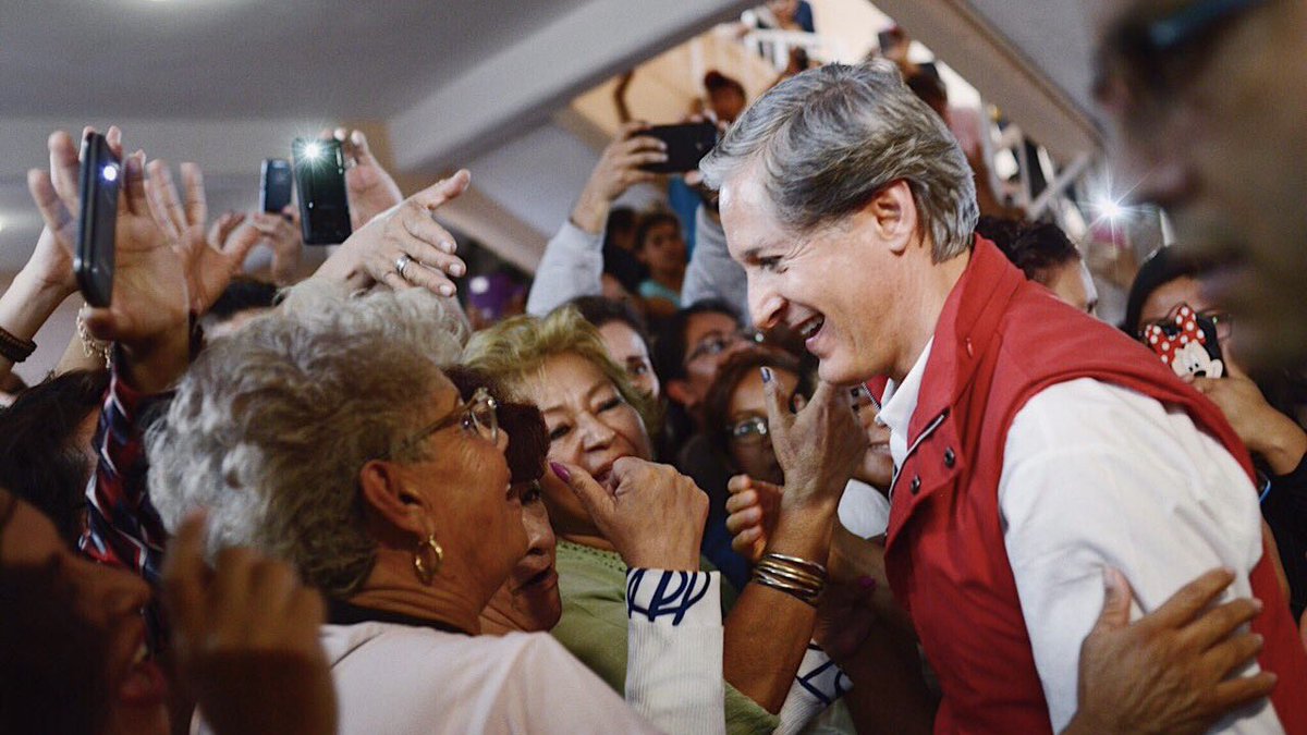 alfredodelmazo's tweet photo. Me voy con el corazón lleno de entusiasmo y energía cada vez que visito Tecámac. Vamos a darle empleo a las mujeres de 50 y más. https://t.co/1ITCTTdXQy