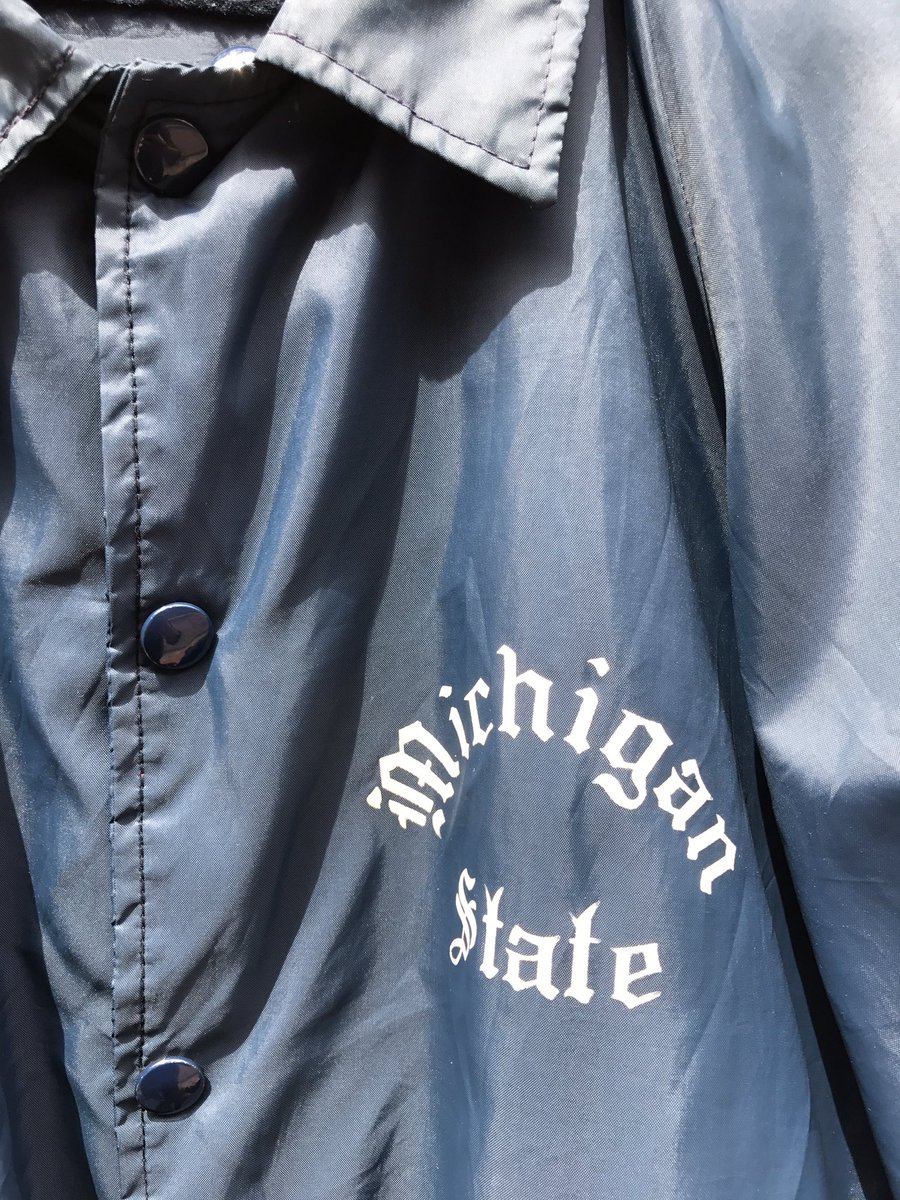 Sunset 立川 この時季あると何かと重宝するコーチジャケット 鉄板のネイビーを2枚ほど ランタグのchampionもありますよー プリントも胸のみのオールドイングリッシュと洒落とります インスタ見るときっと良いことありますのでsunsetはインスタ 3set