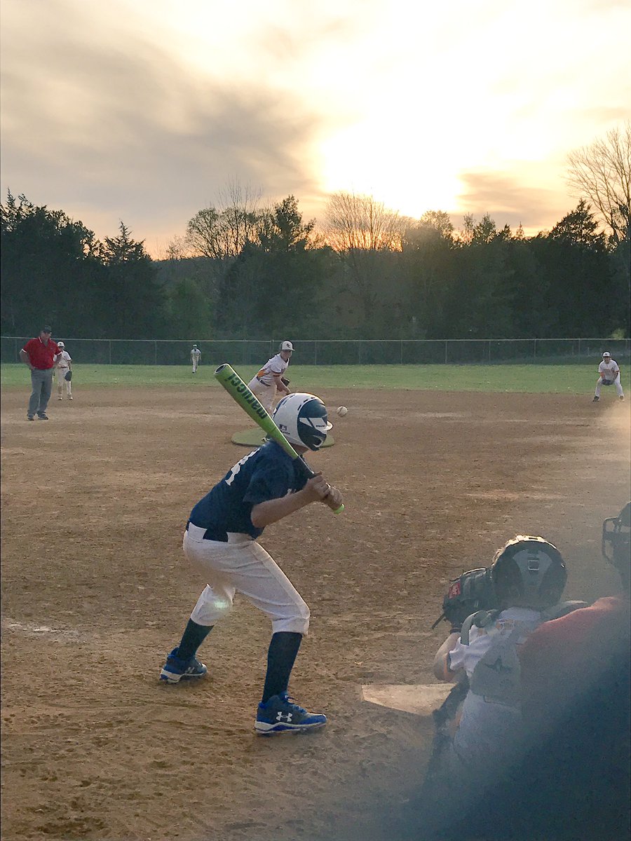 WhiskeyTangoJen's tweet photo. He killed it ⚾⚾⚾⚾ @GUNSLINGER8153 https://t.co/hz24V2kses