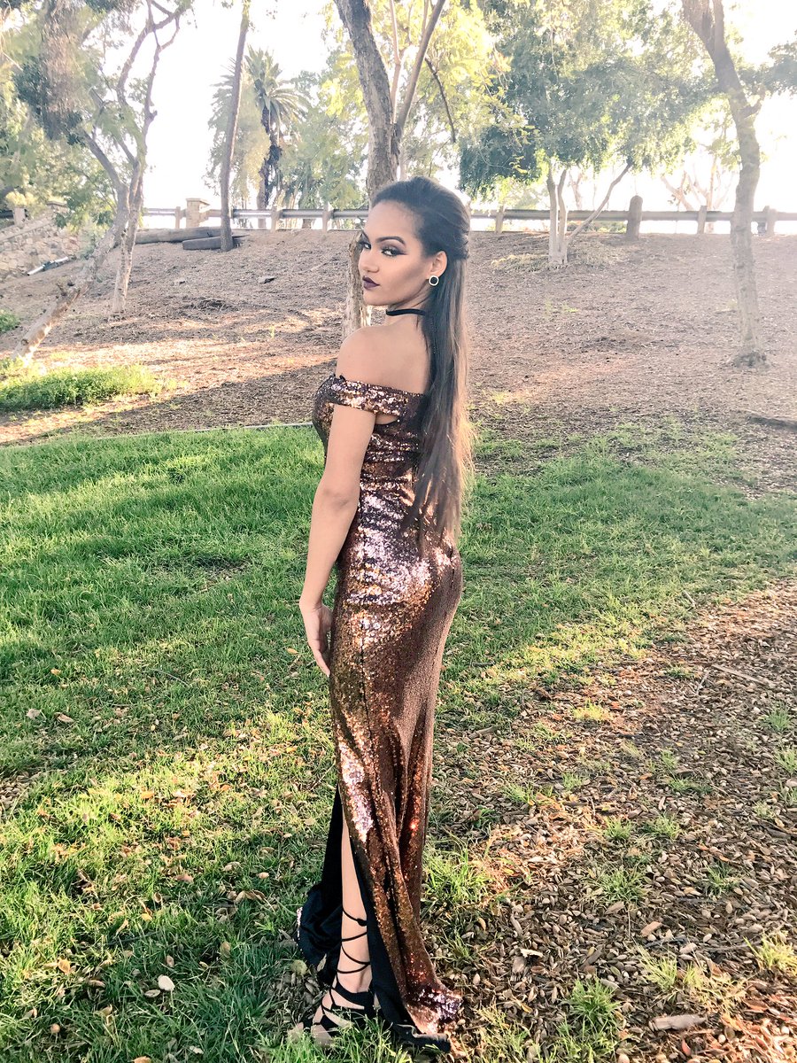 rynikaaa's tweet image. Leave a little sparkle wherever you go✨