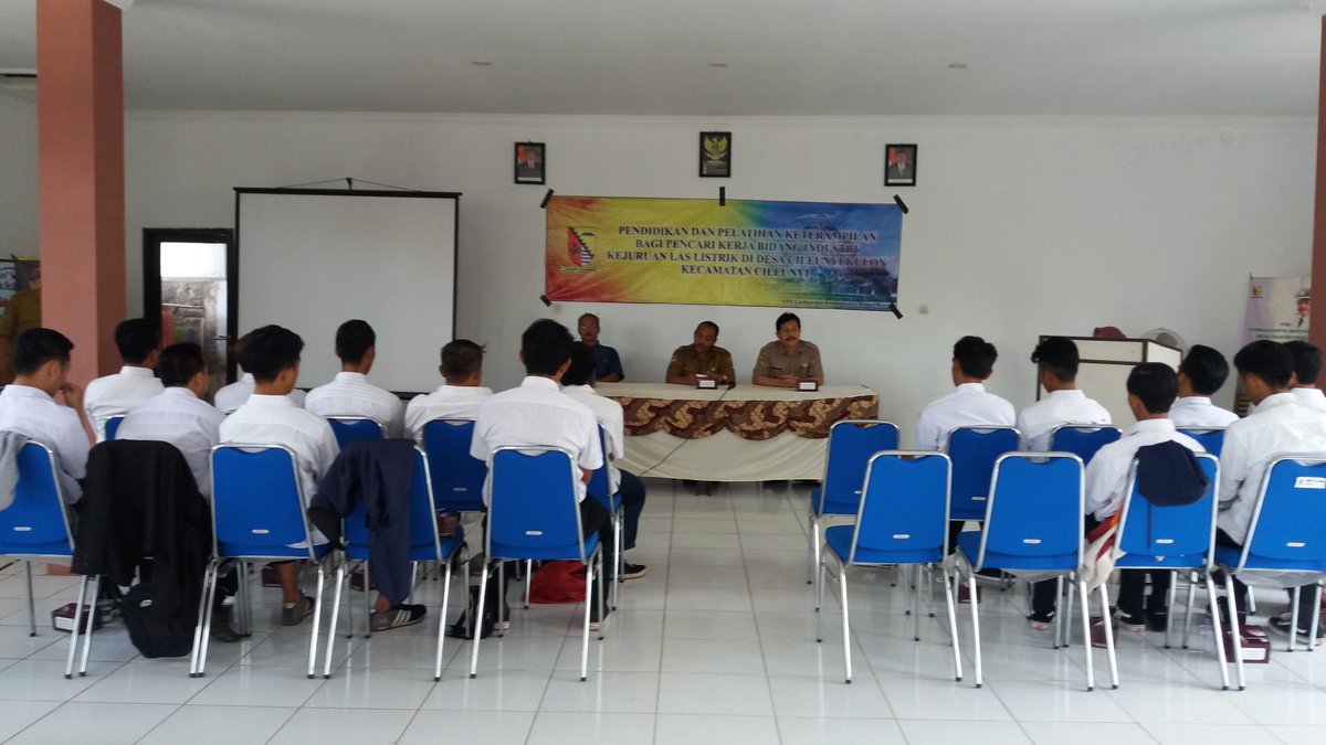 plthn ktrmpln pencari kerja.las listrik 30 hari. ds cilkulon.bandung. <a href="/tppindonesia/">Pertepedesia</a> <a href="/KemnakerRI/">Kementerian Ketenagakerjaan RI</a> <a href="/KemenDesa/">Fast Track Travel</a> <a href="/pendampingDesa2/">KPD Kab.bandung</a>  #AyoBangunDesa
