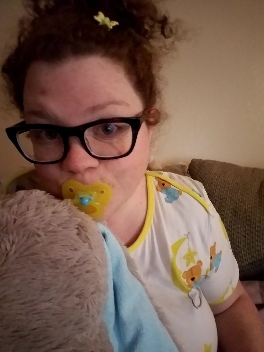 xxsmol's tweet photo. Cuddles clippies and binkies! I have some choccy milk on standby as well! #abdl #ddlg #cgl #ageplay #littlespace https://t.co/xbQi59XcXg