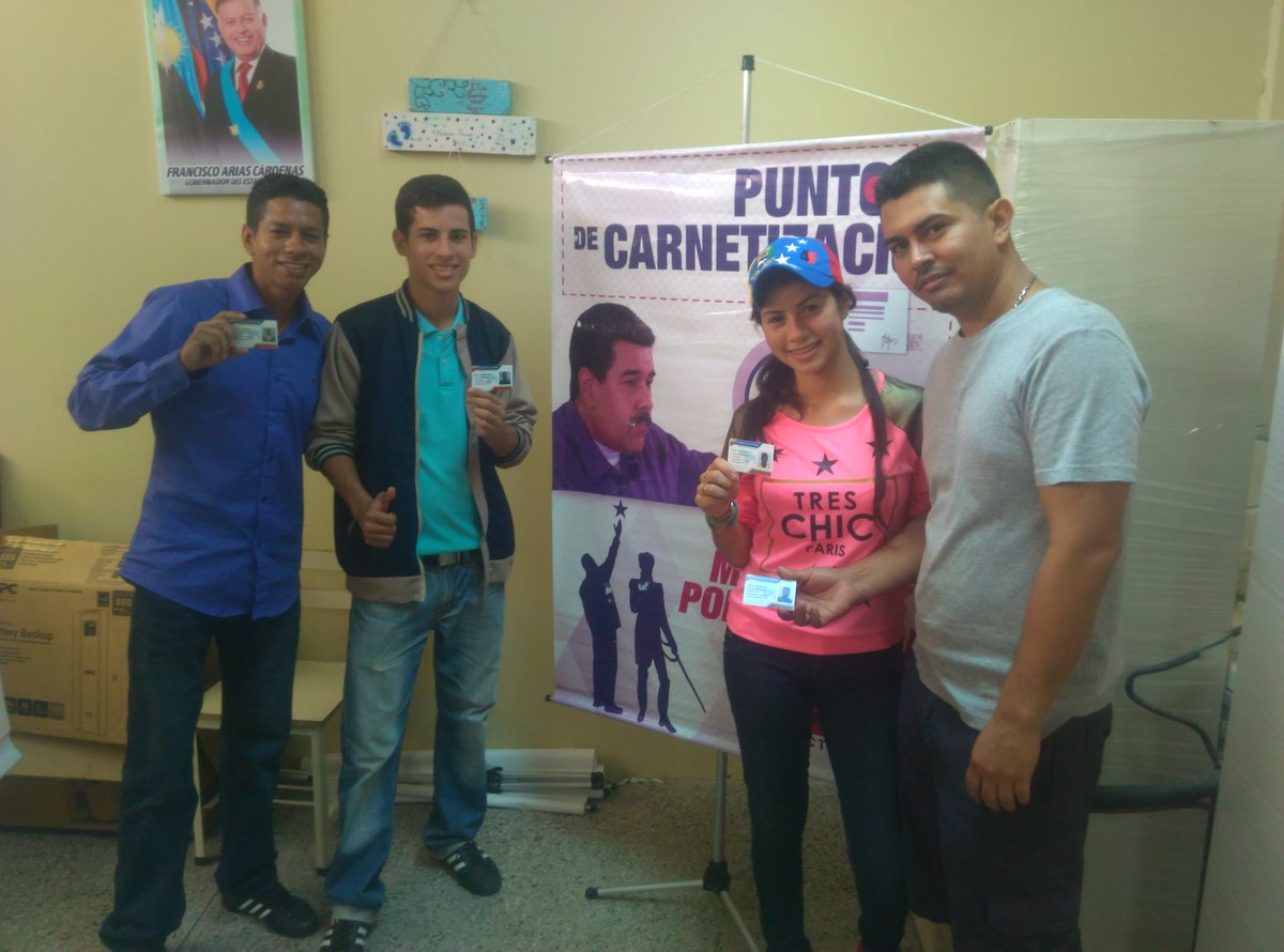 LuisGarciaSF_'s tweet photo. Juventud activa en cada proceso de carnetizacion #YoSoySanFrancisco junto a @OmarPrieto_PSUV seguimos cosechando victorias https://t.co/ZUODRxJisd