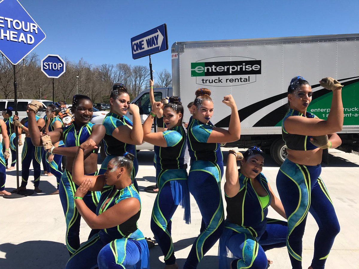 Kayla_C17's tweet image. And of course, can't forget FIU's poppin ass lady rifles that can bap it any day 💙💛🤙🏽😜 #FuckWitIt #Bap #BadAsf #golden #MissingKiana