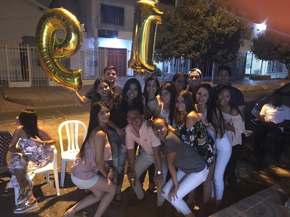 GloryRestrepo's tweet photo. #los19demela #son91? #larisitapendeja #todosconsuboyf #losamo ❤❤❤ https://t.co/2bgziMDokU