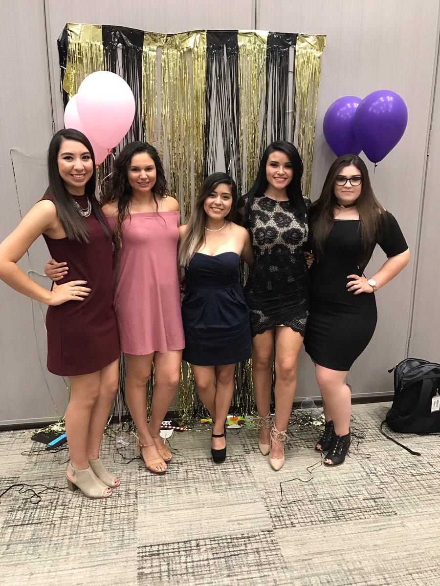 thatcolombiannn's tweet photo. Happy Founders Day ๐๐ #SLG27 #ฮฃฮฮ #established1990 #getyouagamma2k17 https://t.co/cQDFBLAr94