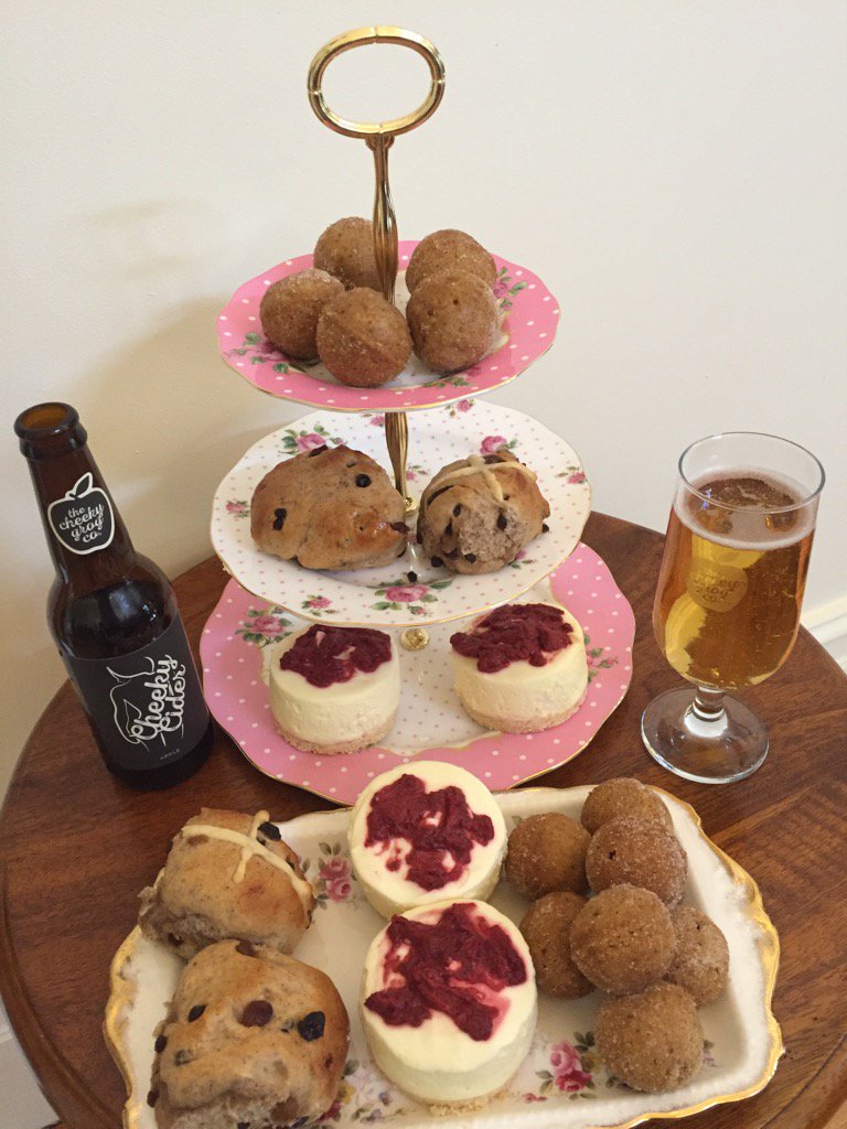 Easter wouldn't be the same without cider Easter buns - exclusive to <a href="/CheekyGrog/">Cheeky Grog Co</a> thanks to #mirandassweetsandtreats.