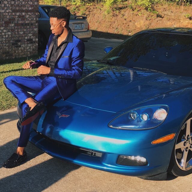 CutestPromPics's tweet photo. set the standards 🚹 #prom2k17 https://t.co/10NUQ9Lpeo